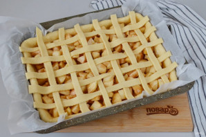Дрожжевой пирог с яблоками и корицей