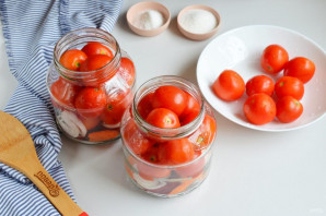Консервированные помидоры со свеклой