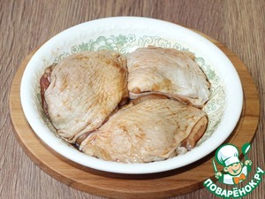 Курица с начинкой и пряной капустой