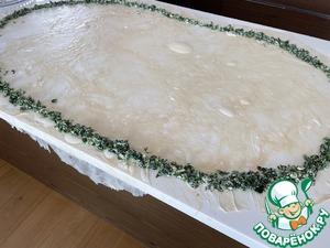 Многослойный пирог с зеленью и творогом